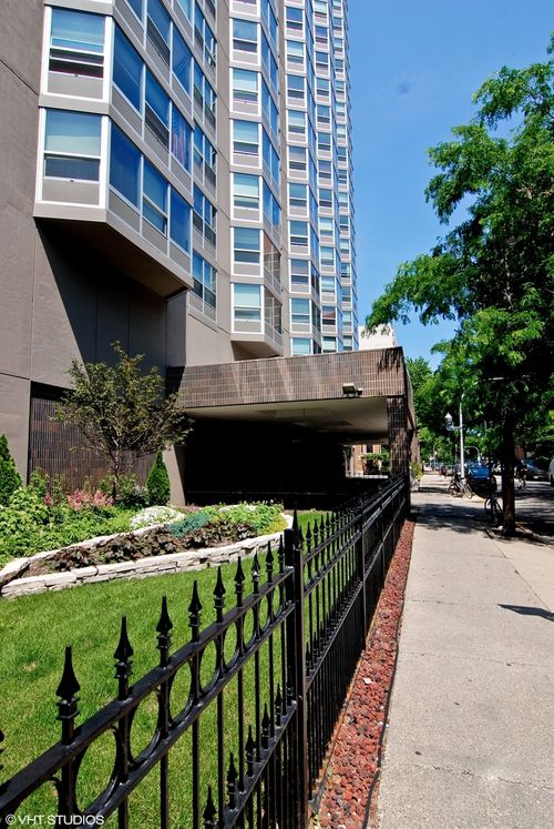 18n-720 Gordon Ter, CHICAGO, IL, 60613-2263 | Card Image