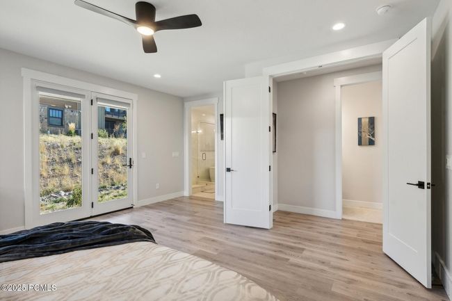363 E Overlook Loop, Condo with 3 bedrooms, 4 bathrooms and null parking in Hideout UT | Image 18