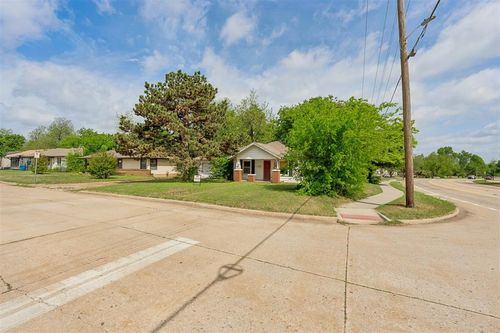329 Wayne Ave, Edmond, OK, 73034-4467 | Card Image