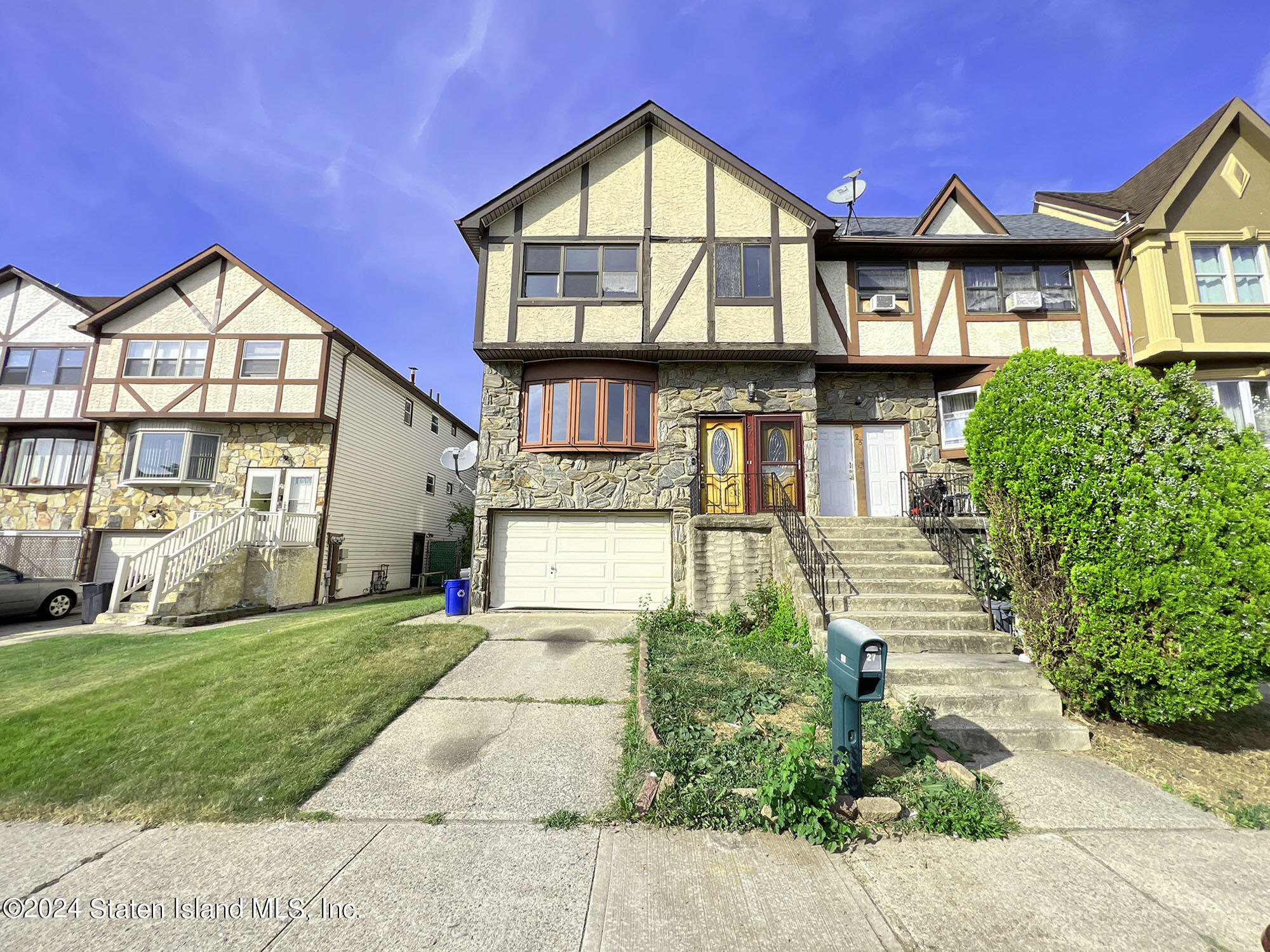 Richard Ln, Staten Island, NY 10314