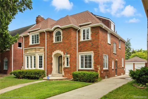 17204 Wildemere St, Detroit, MI, 48221-2721 | Card Image