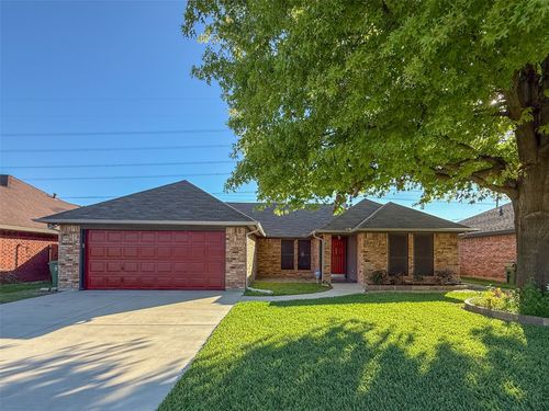 6507 Country Creek Dr, Arlington, TX, 76001-7543 | Card Image