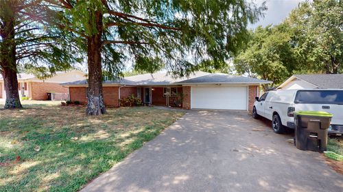 517 Webb Ave, Ada, OK, 74820-4637 | Card Image