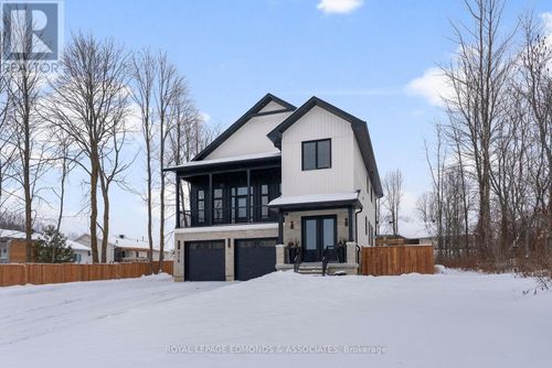 578 Melton St, Pembroke, ON, K8A6Z5 | Card Image