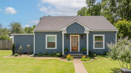 107 W Myrtle St, Winnsboro, TX, 75494-3127 | Card Image
