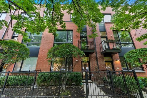 2254 W Wolfram St, Chicago, IL, 60618-8053 | Card Image