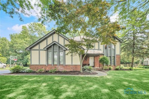 472 S Ridge Dr, Perrysburg, OH, 43551-1273 | Card Image