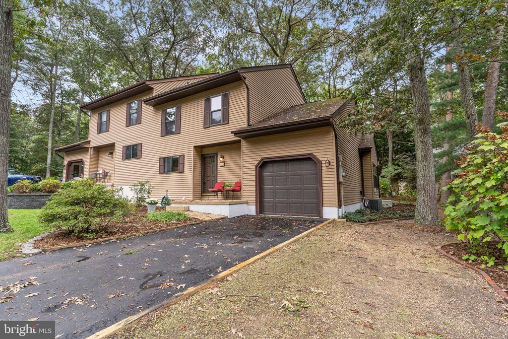Falling Leaf Ln, California, MD 20619