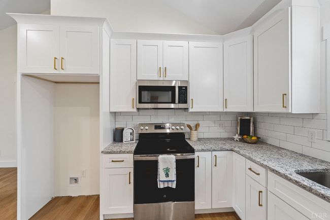 7942 Bear Creek Rd, House other with 3 bedrooms, 2 bathrooms and null parking in Gladys VA | Image 11