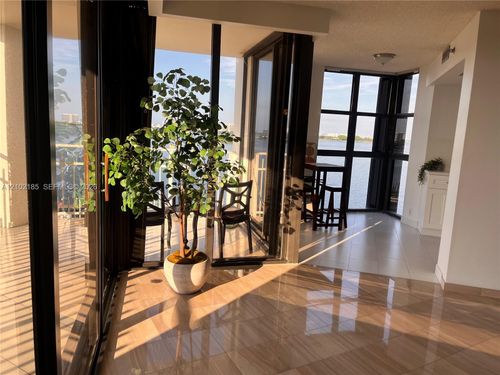 1101-4000 Ne Towerside Ter, Miami, FL, 33138 | Card Image