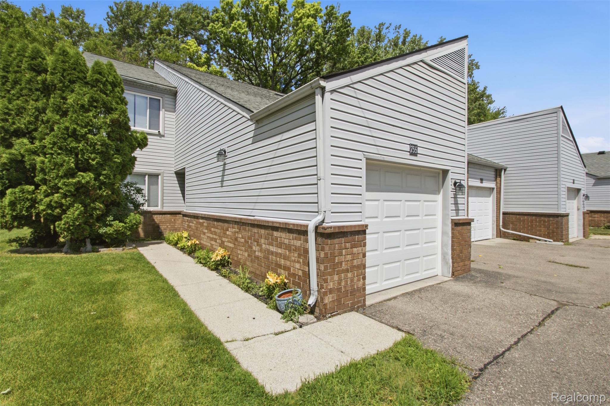 Residential in St Clair Shores