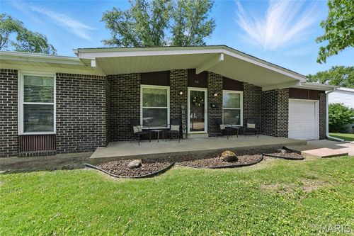 542 White Birch Way, Hazelwood, MO, 63042-1443 | Card Image