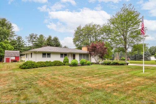 3842 Waltmar Dr, Bridgeport, MI, 48722-9531 | Card Image