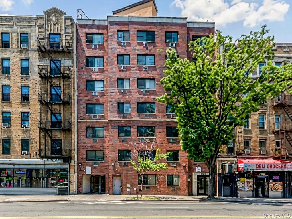 Commercial Sale in New York 2