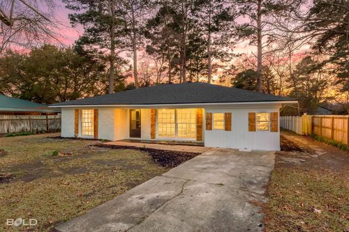 1211 Lee St, Benton, LA, 71006-8309 | Card Image