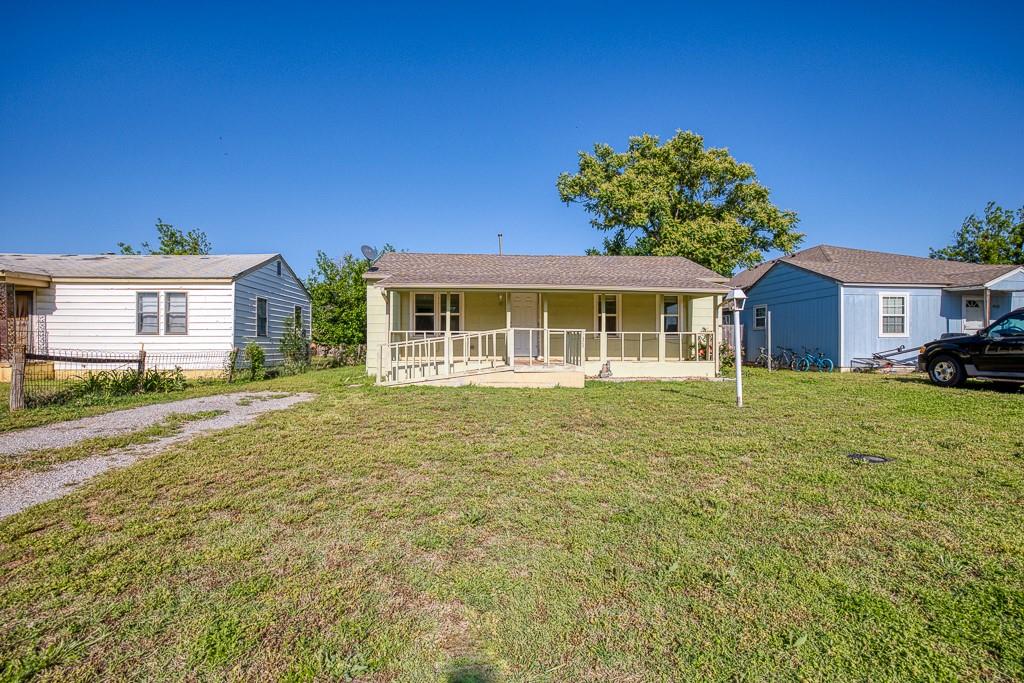 10th St, Kingfisher, OK 73750