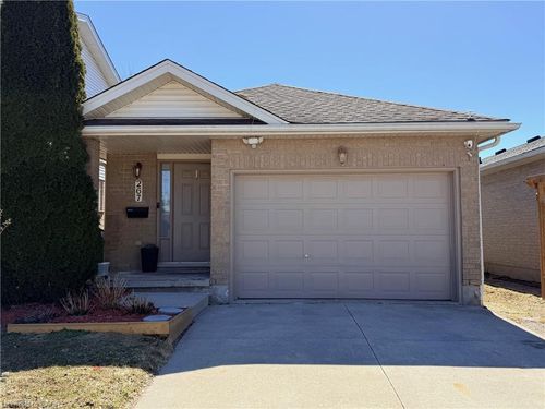 267 Grey Fox Dr, Kitchener, ON, N2E3N8 | Card Image