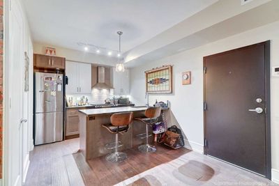 01 - 28 Madison Ave, Condo with 1 bedrooms, 1 bathrooms and null parking in Toronto ON | Image 3