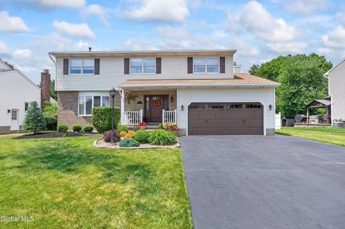 13 Berkshire Dr, Albany, NY, 12205-1215 | Card Image