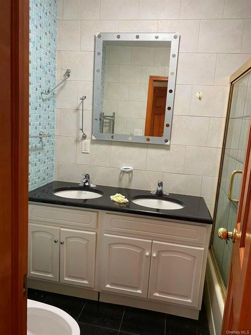 14244 56th Rd, Flushing, NY, 11355-5316 | Card Image