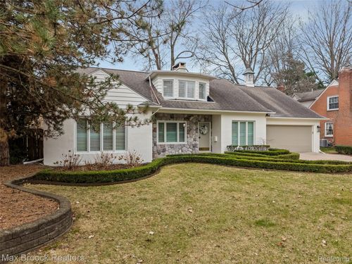 73 Hawthorne Rd, Grosse Pointe Shores, MI, 48236-1410 | Card Image