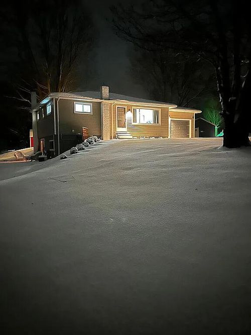 9078 Holmes Hwy, Eaton Rapids, MI, 48827-9582 | Card Image