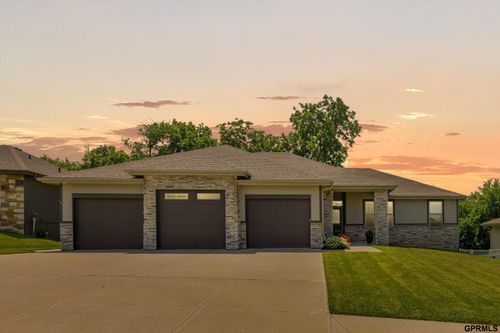 2111 Gindy Dr, Bellevue, NE, 68147-2480 | Card Image