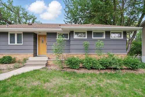 4212 Princeton Ave, Saint Louis Park, MN, 55416-3231 | Card Image