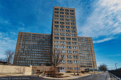 apt-112-8900 E Jefferson Ave, Detroit, MI, 48214-2930 | Card Image