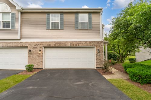 59 Colonial Ct, Streamwood, IL, 60107-2331 | Card Image