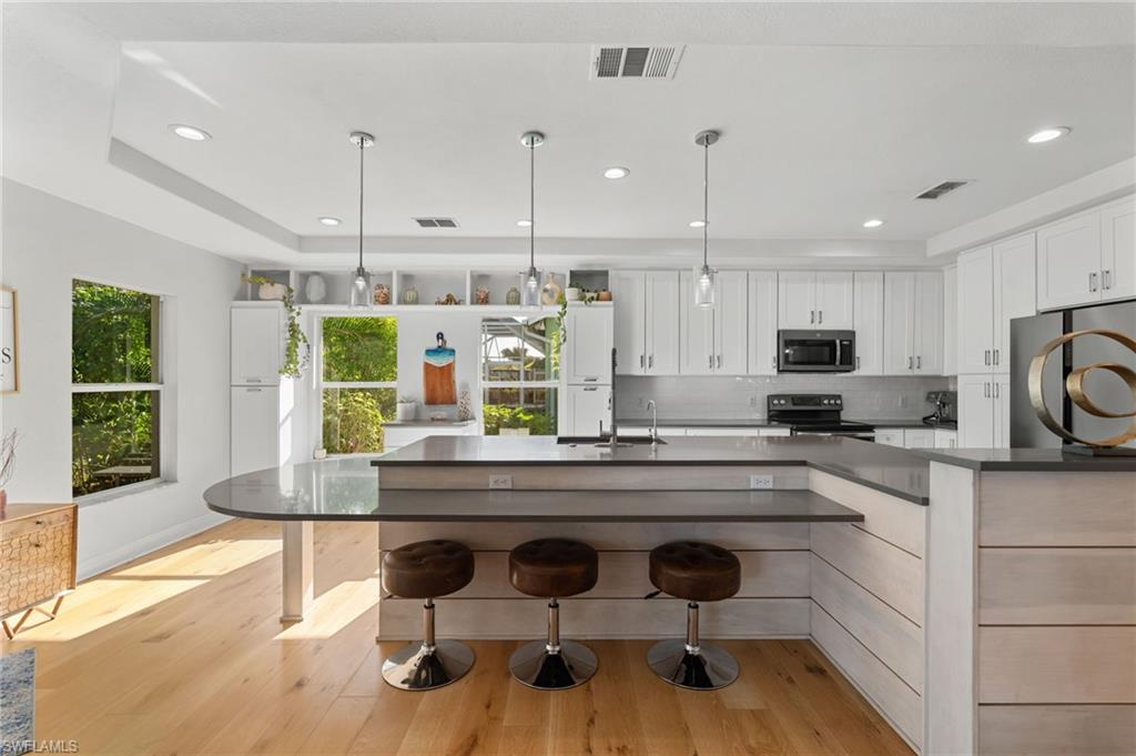 Residential in NAPLES 4