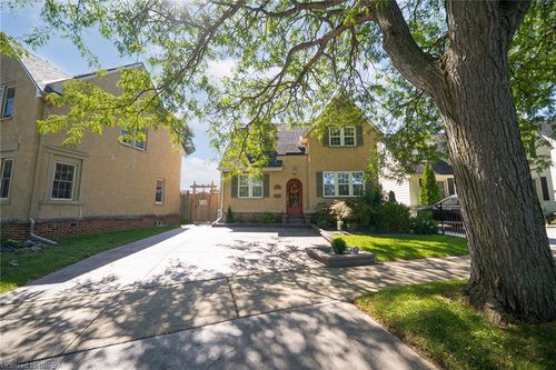 48 Lincoln Ave, Brantford, ON, N3T4S7 | Card Image