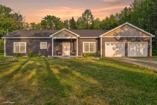 205 Shelby Dr, Hermon, ME, 04401-7018 | Card Image