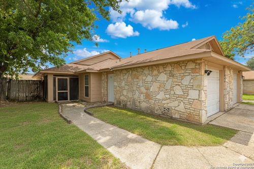 5818 Liberty Bell St, San Antonio, TX, 78233-5235 | Card Image