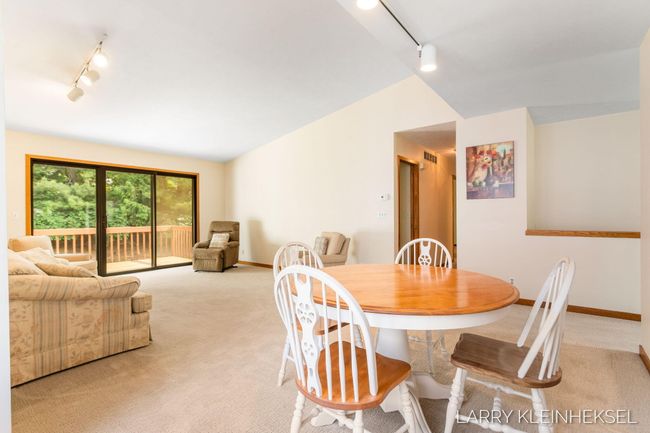 569 Appletree Dr, Condo with 3 bedrooms, 2 bathrooms and null parking in Holland MI | Image 8
