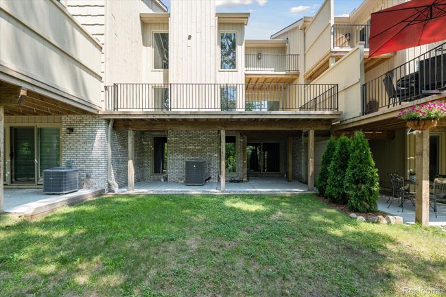 49-1105-Ivyglen-Cir-Bloomfield-Hills-MI-48304-WindowStill-61.jpg | Image 46