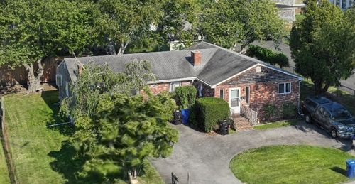 23 Butler St, Newport, RI, 02840-1604 | Card Image