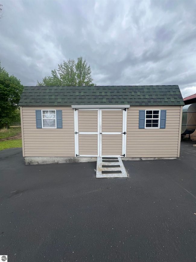 9743 N Greenville Rd, Home with 0 bedrooms, 0 bathrooms and 8 parking in Lakeview MI | Image 5