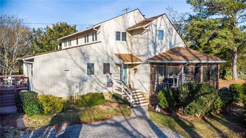 335 Yeiser Ln, Hudgins, VA, 23076-2016 | Card Image