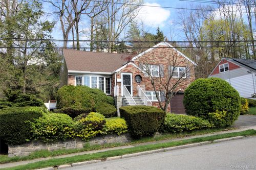 170 Pembrook Dr, Yonkers, NY, 10710-2806 | Card Image