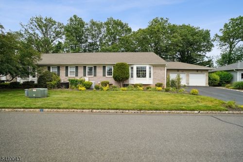 126 Brandywyne Dr, Florham Park, NJ, 07932-2850 | Card Image