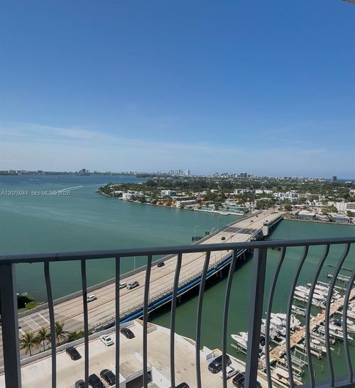 2115-7601 E Treasure Dr, North Bay Village, FL, 33141-4391 | Card Image