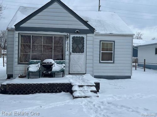 33550 Beechwood St, Westland, MI, 48185-3013 | Card Image