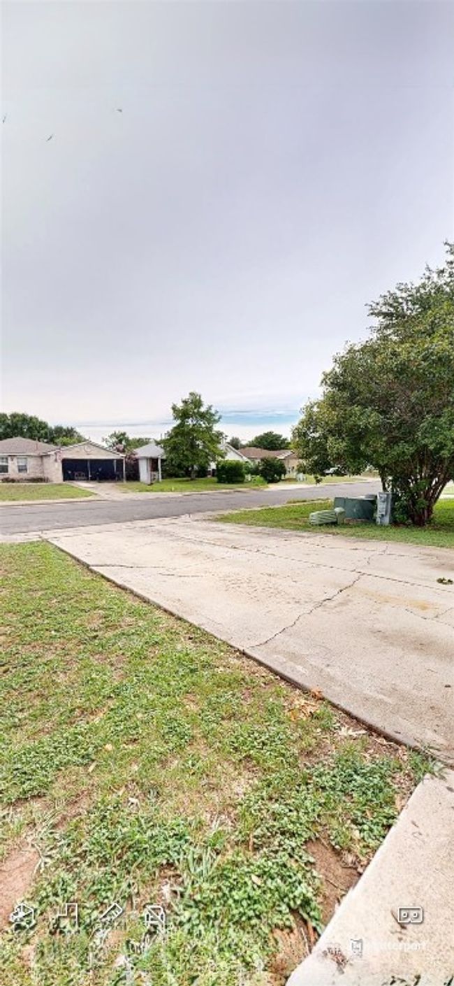 View of yard | Image 6