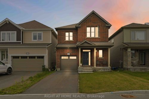 105 Alamo St, Nepean, ON, K2J6H1 | Card Image
