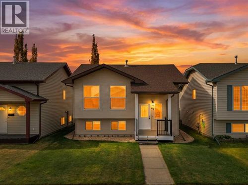 68 Ireland Cres, Red Deer, AB, T4R3K8 | Card Image