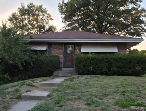 4731 Nelson Dr Drive, Northwoods, MO, 63121 | Card Image