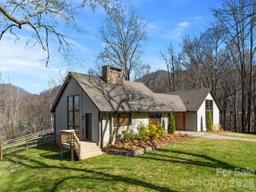 1952 Country Club Dr, Canton, NC, 28716-5655 | Card Image