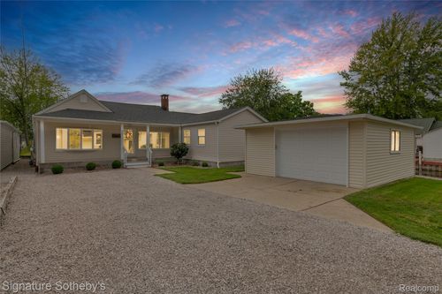 125 North Ave, Algonac, MI, 48001-1126 | Card Image