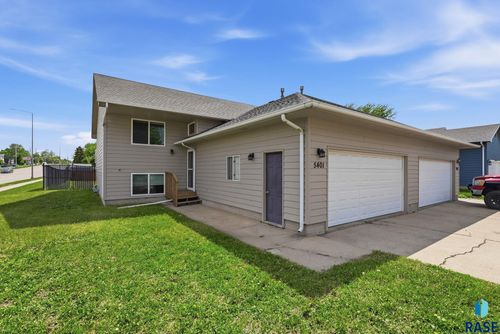 5401 W Oak St Street, Sioux Falls, SD, 57106 | Card Image